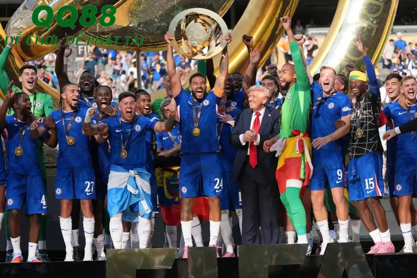 Chelsea đang là ĐKVĐ của giải đấu, với patch được gắn lên áo suốt 4 năm (Ảnh: FIFA). Chelsea đang là ĐKVĐ của giải đấu, với patch được gắn lên áo suốt 4 năm (Ảnh: FIFA).