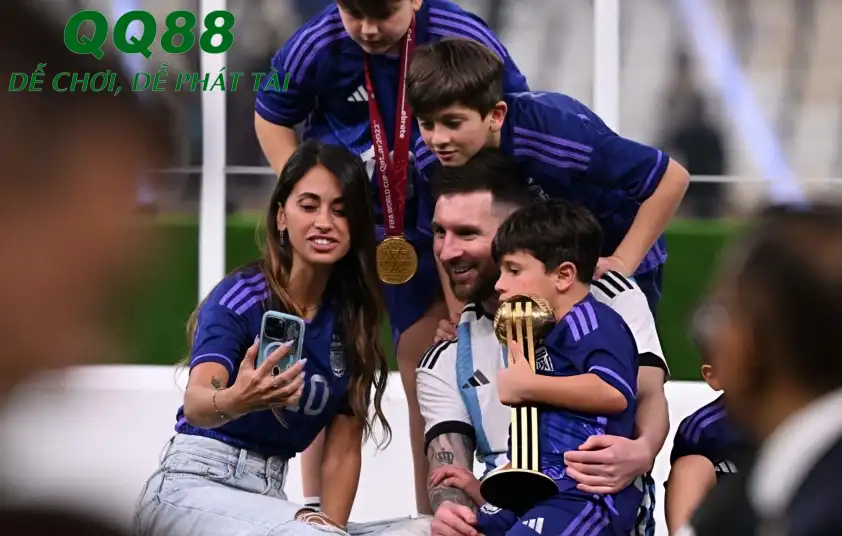 Antonela Roccuzzo cùng Messi xây dựng hạnh phúc gia đình